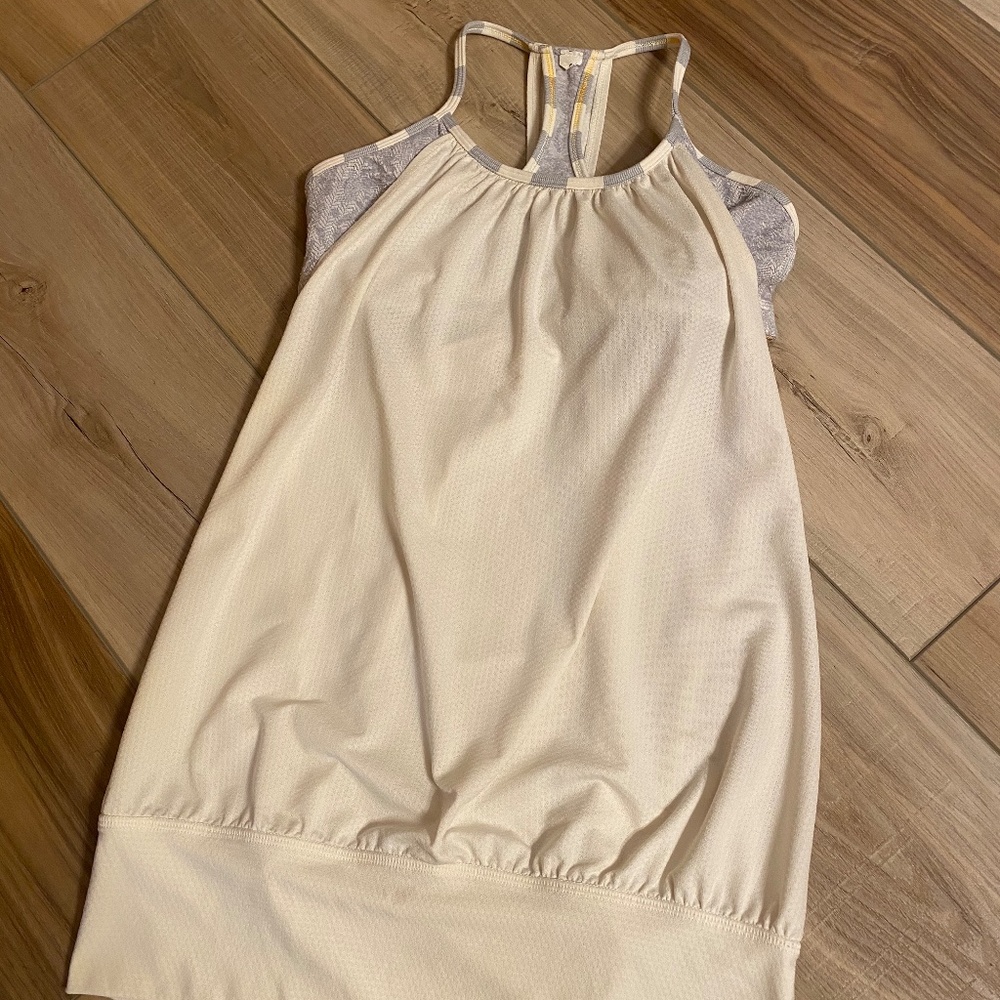 Lululemon tank top with built in bra